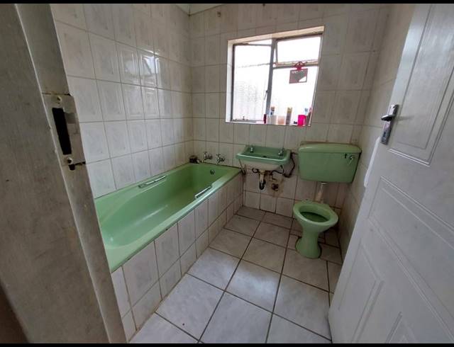 3 BEDROOM APARTMENT FOR SALE IN BOOYSENS